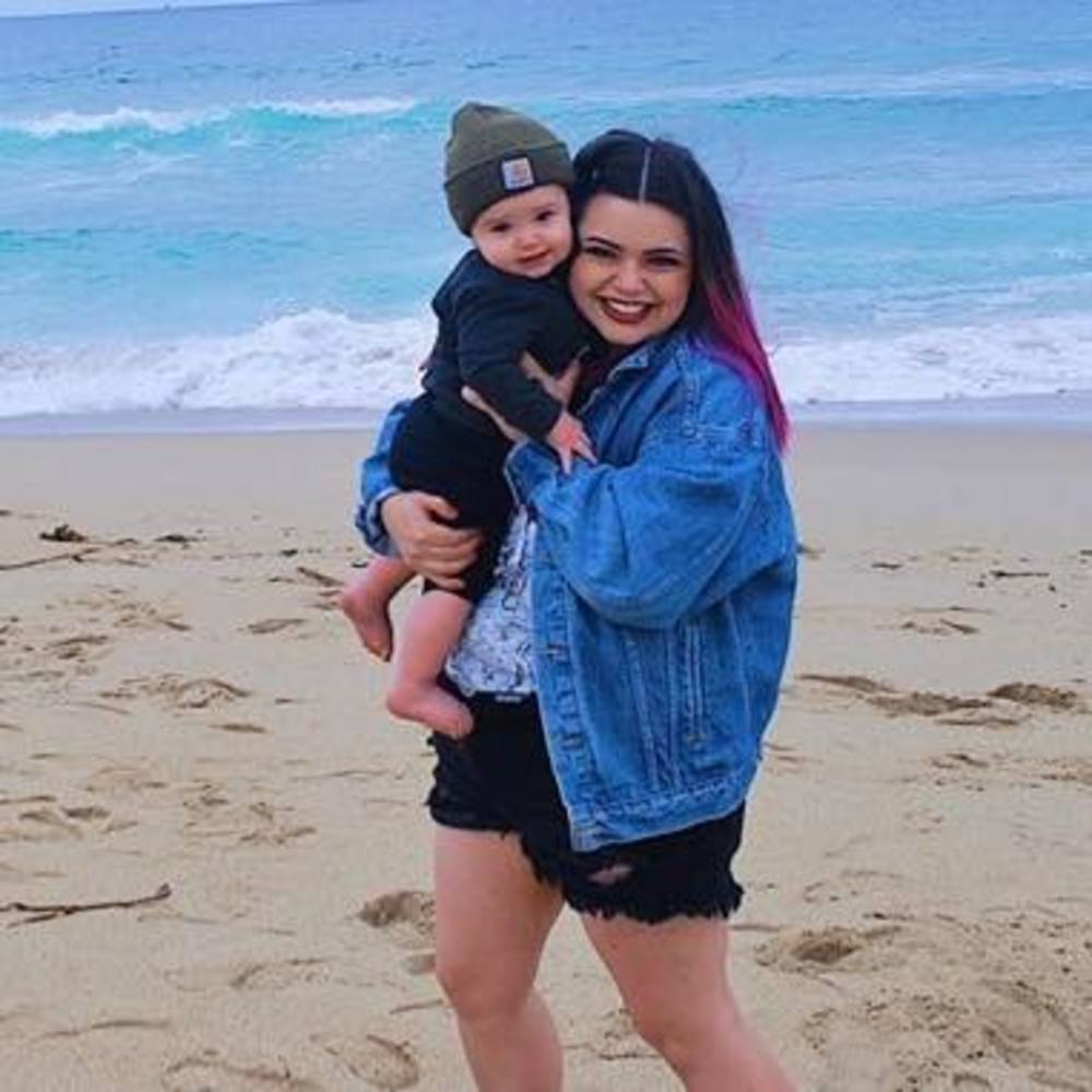 Meet your Posher, Lora